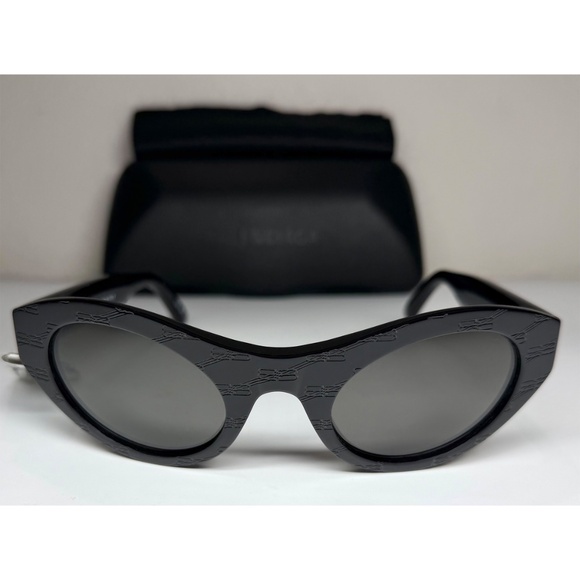 BALENCIAGA BB250S 001 BLACK GREY CAT EYE SUNGLASSES. 52 mm main image 8